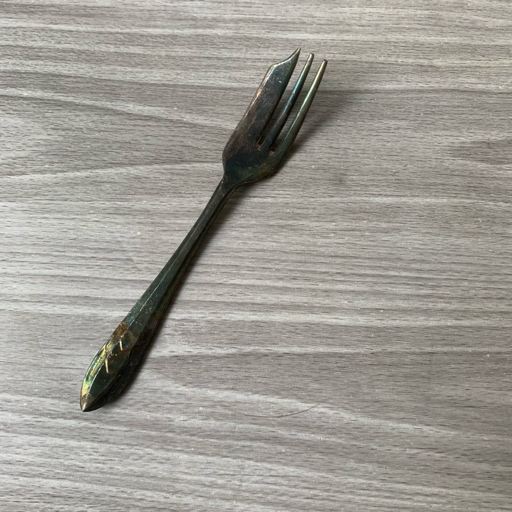 Vintage Pastry Fork F. G EPNS Sheffield England Silverplate Fish Fork. Needs